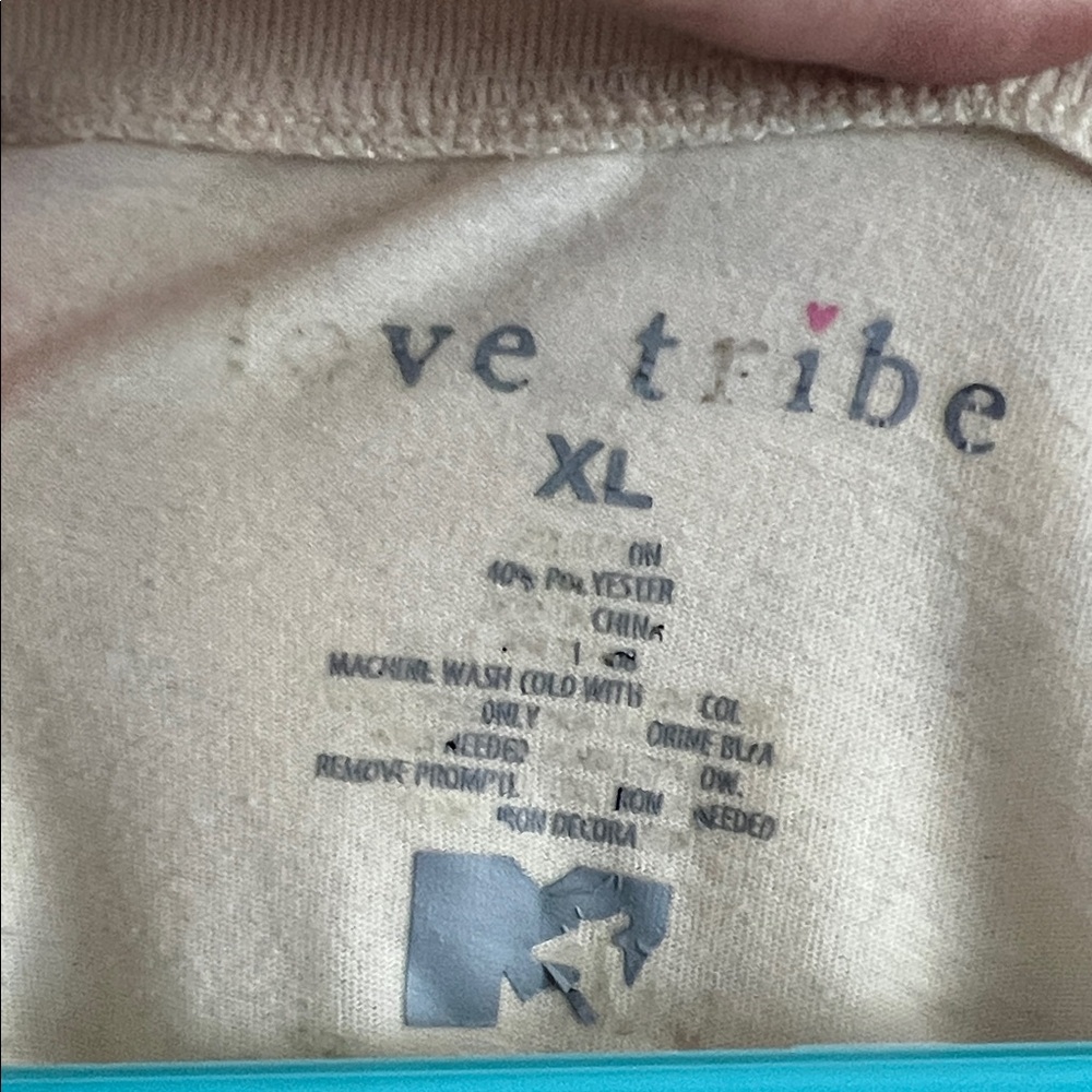 MTV Graphic Tee with Floral Design - Picture 3 of 4